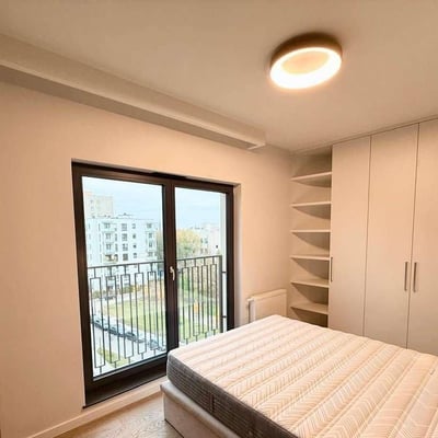 Alquiler de un elegante apartamento amueblado de 3 habitaciones, 60 m², Mokotów, Varsovia, Polonia